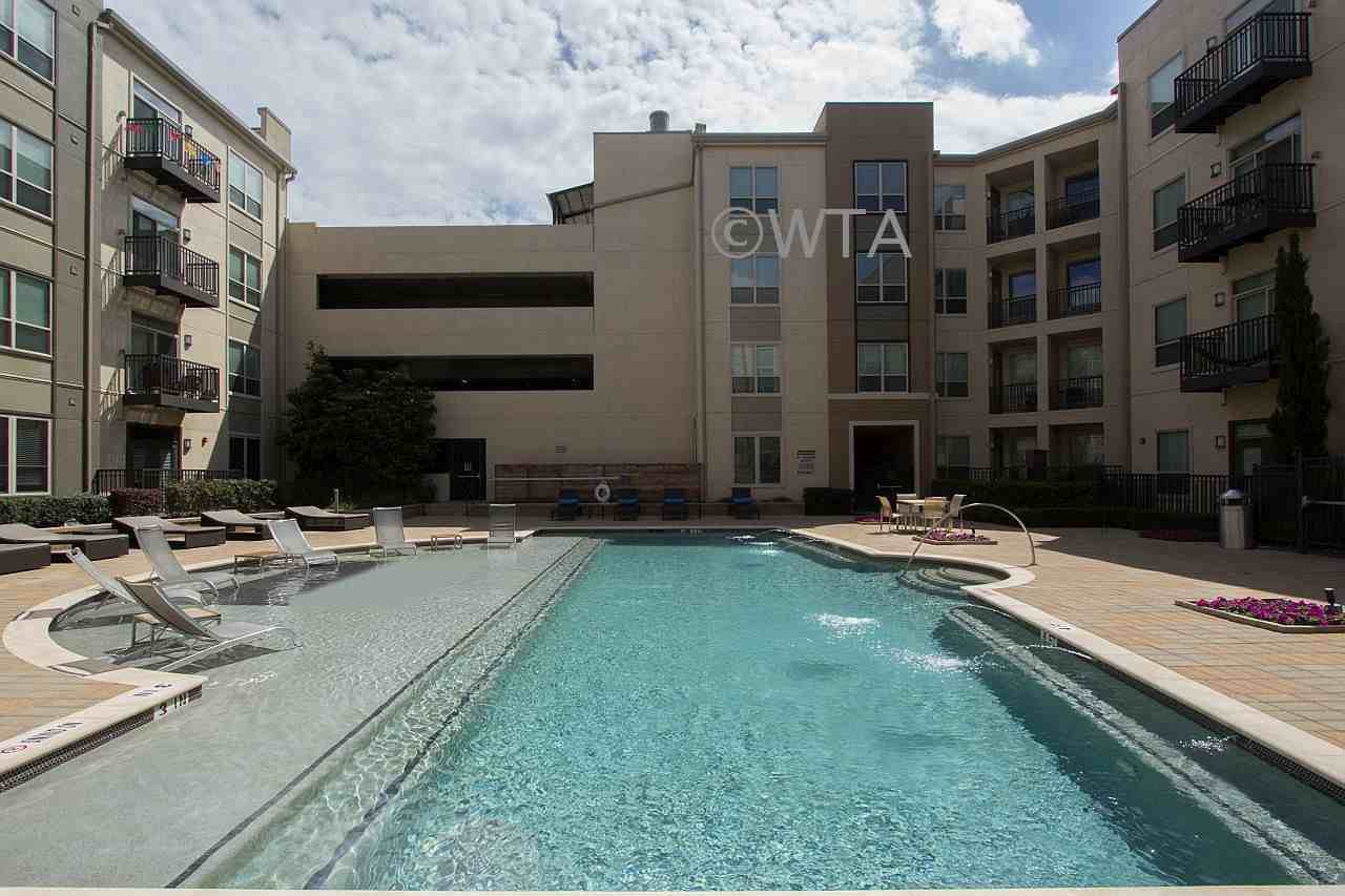 1800 Broadway - Photo 2 of 20