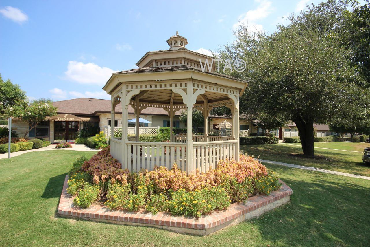 6039 WHITBY RD - Photo 2 of 17