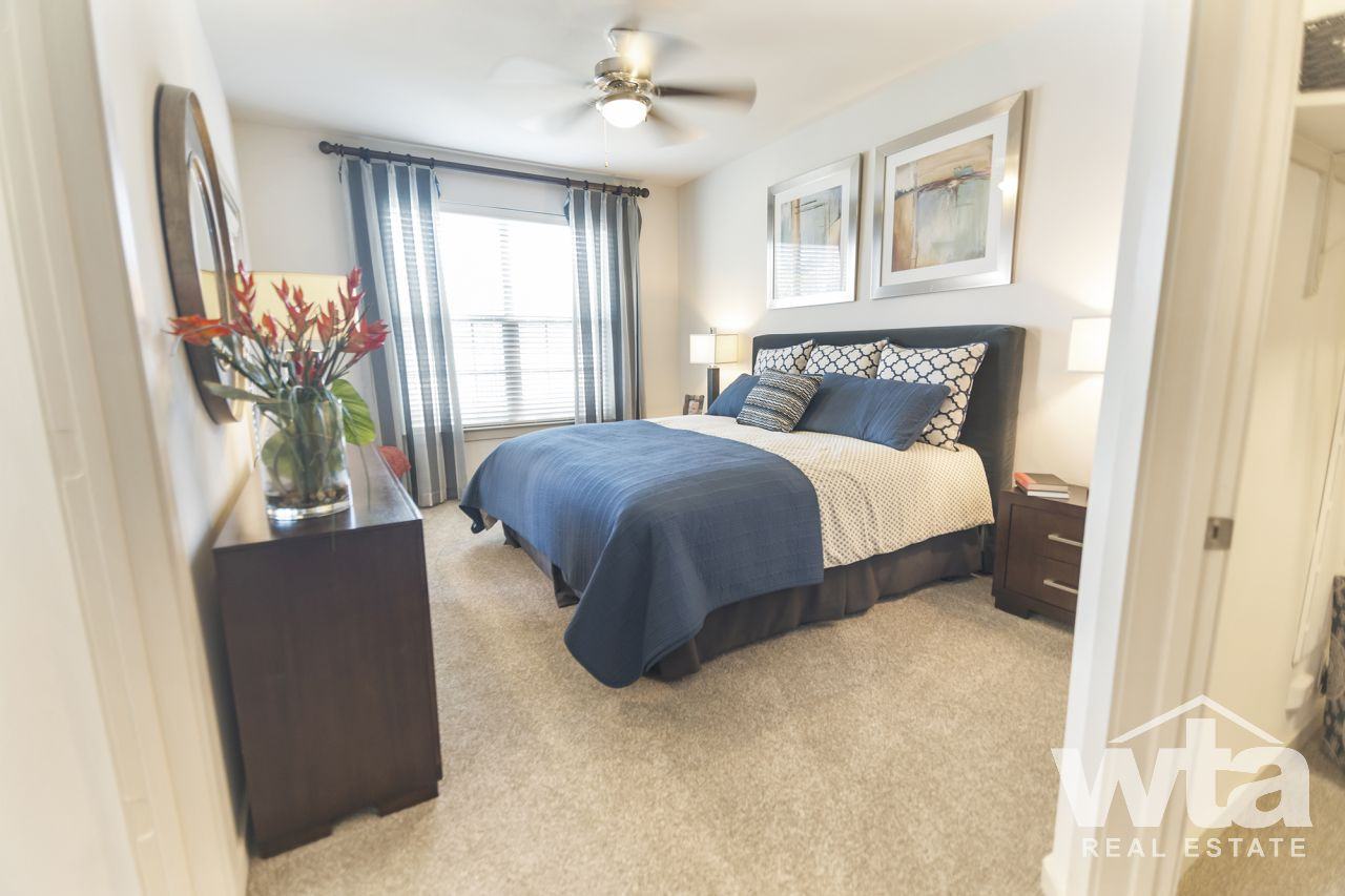 10800 LAKELINE BLVD - Photo 2 of 28