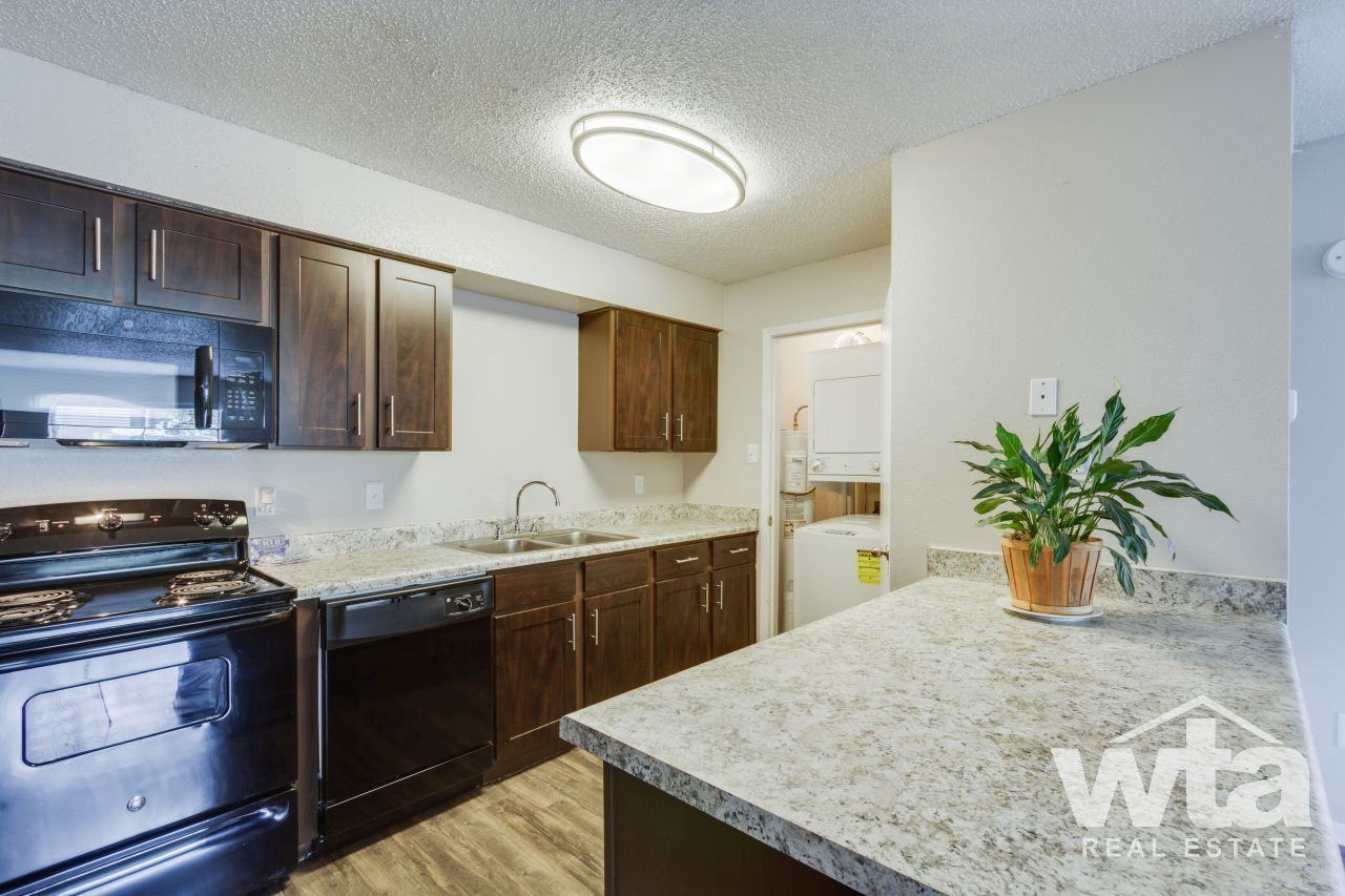 1565 N BUSINESS 35 #21020 - Photo 3 of 20