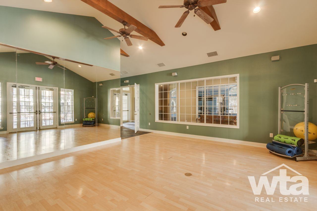 1011 WONDER WORLD DR - Photo 2 of 31