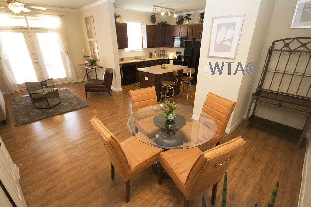 1811 MEDICAL PKWY - Photo 2 of 25