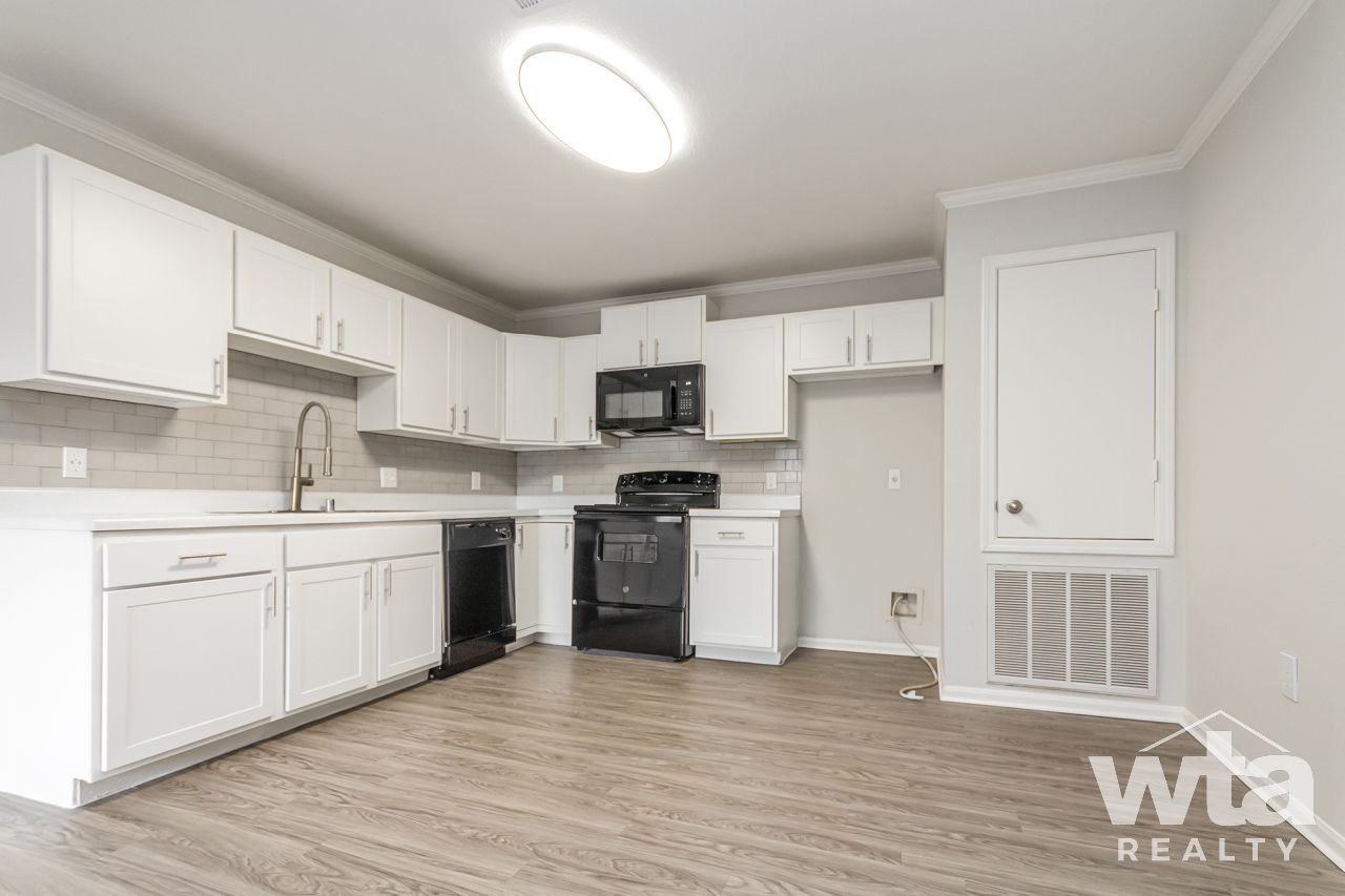 1201 E OLD SETTLERS BLVD - Photo 3 of 25