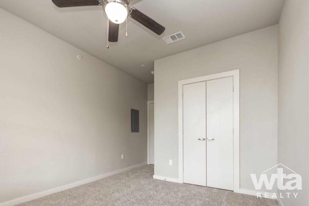 9415 MCNEIL DR - Photo 2 of 22