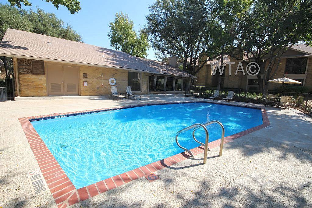 6061 DE ZAVALA RD. - Photo 2 of 20