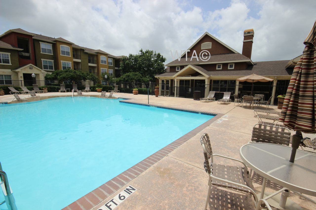 3787 Perrin Central Blvd - Photo 2 of 20