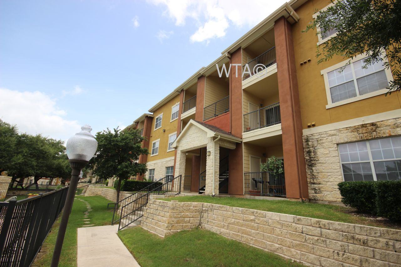 3787 Perrin Central Blvd - Photo 3 of 20