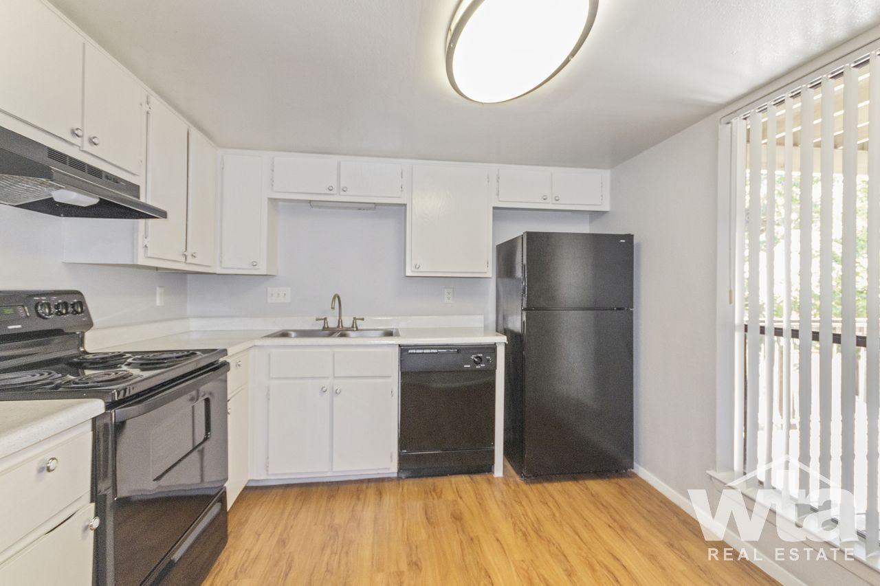 2900 S 1st ST - Photo 2 of 12