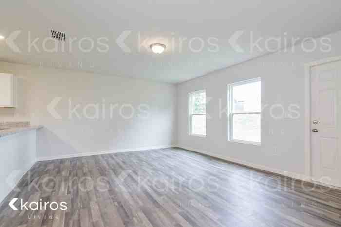10117 Elgin Blvd - Photo 3 of 16