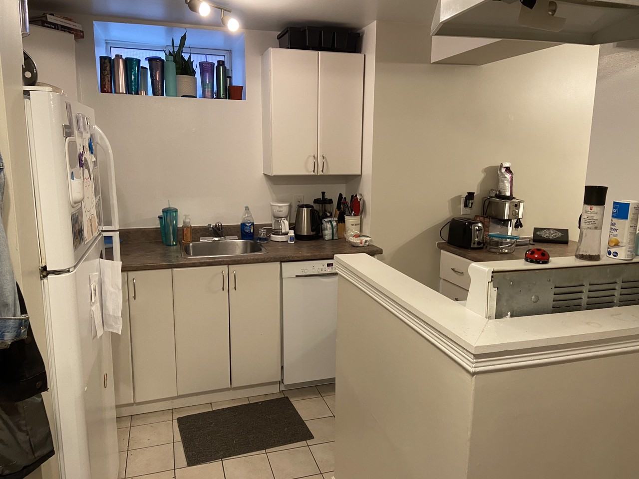 584 Lisgar St - Photo 2 of 11