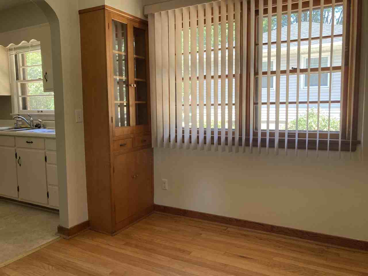 418 S Owen Dr #1 - Photo 4 of 25