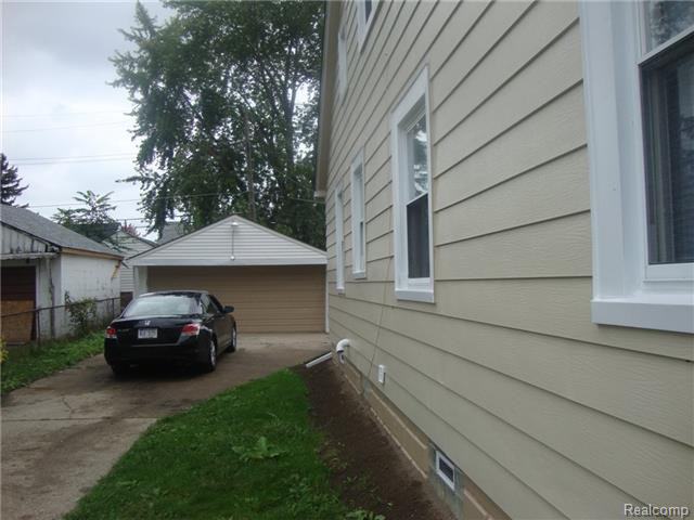 7535 Republic Avenue - Photo 2 of 14