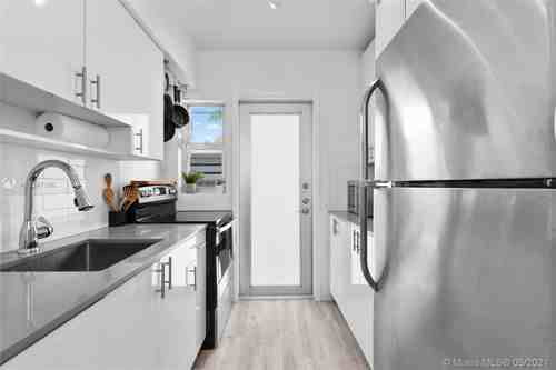 641 Española Way #24 - Photo 3 of 8