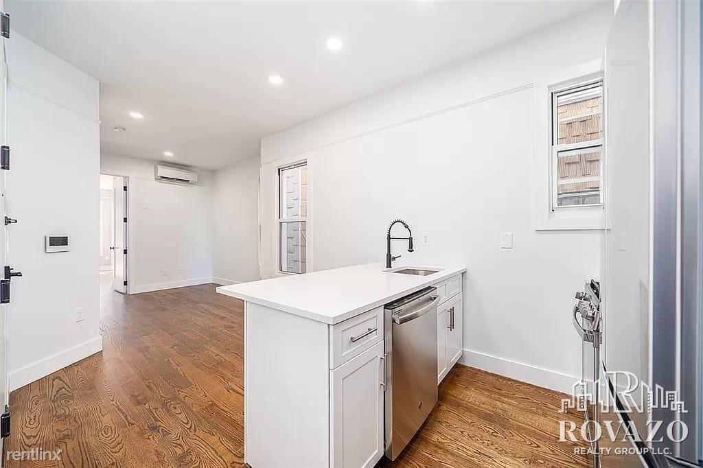 112 Duncan Ave - Photo 3 of 11