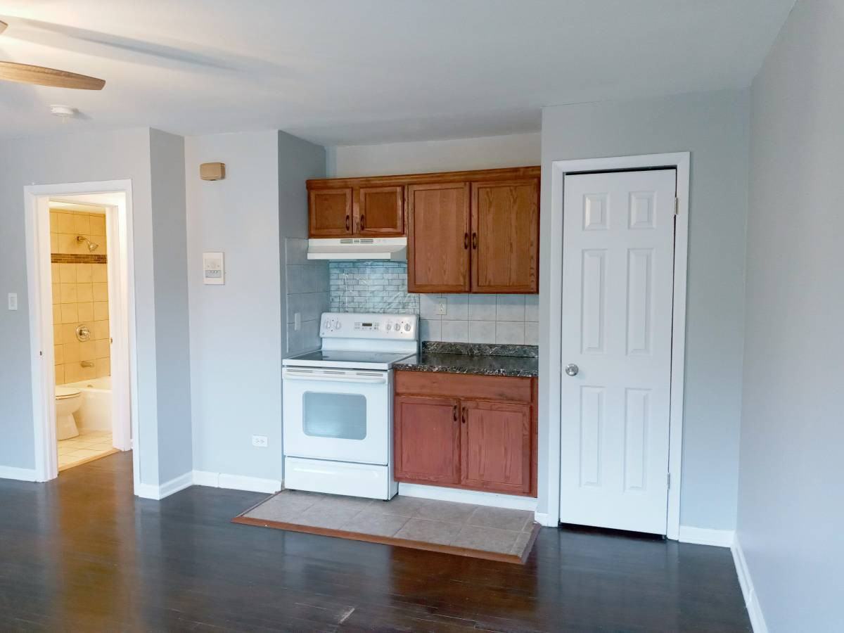 7201 S Western Ave - Photo 2 of 2