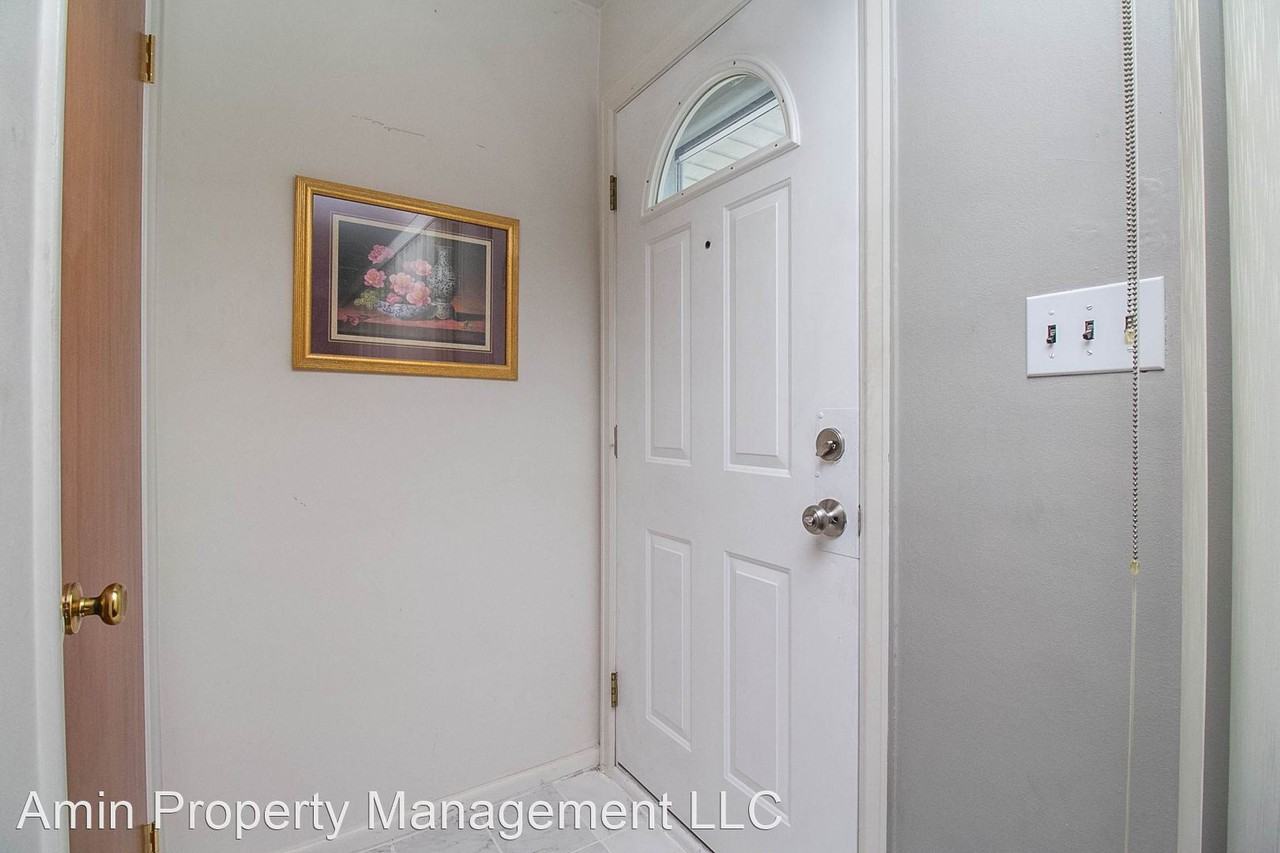 20445 Kenmore Dr - Photo 3 of 24