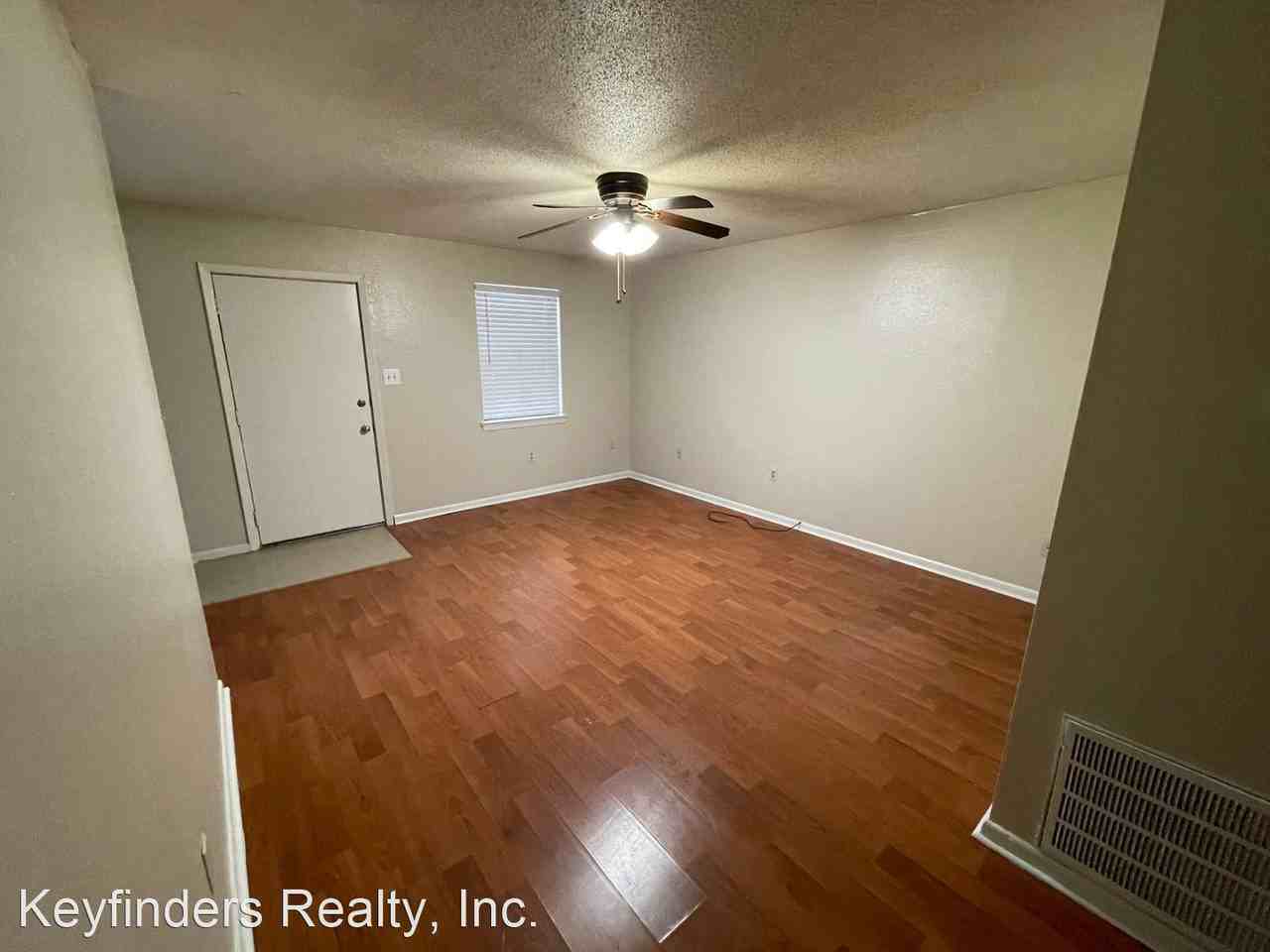 4133 Lee St. - Photo 3 of 10