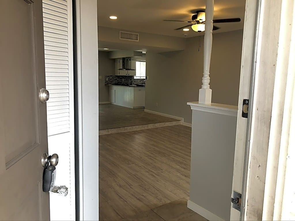 3902 W Davidson Ln - Photo 2 of 18