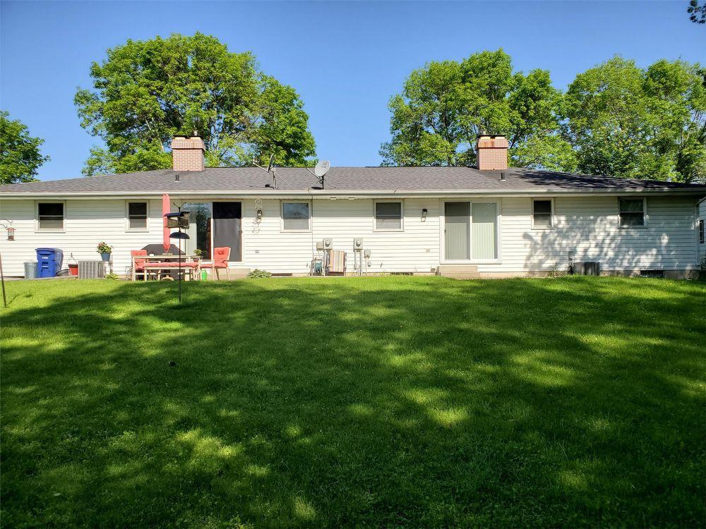 2143 2143 Packerland Drive - 2143 - Photo 2 of 13