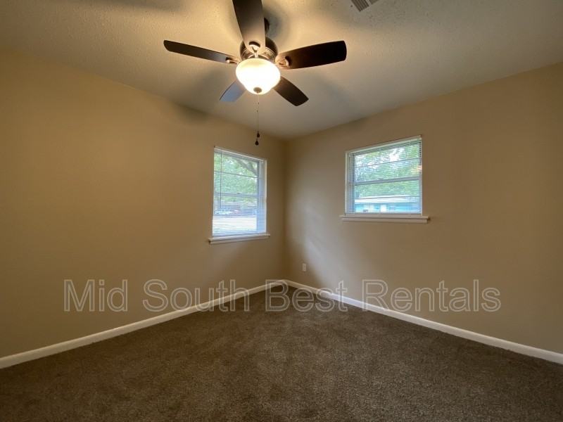 35 Sheffield Dr - Photo 4 of 8