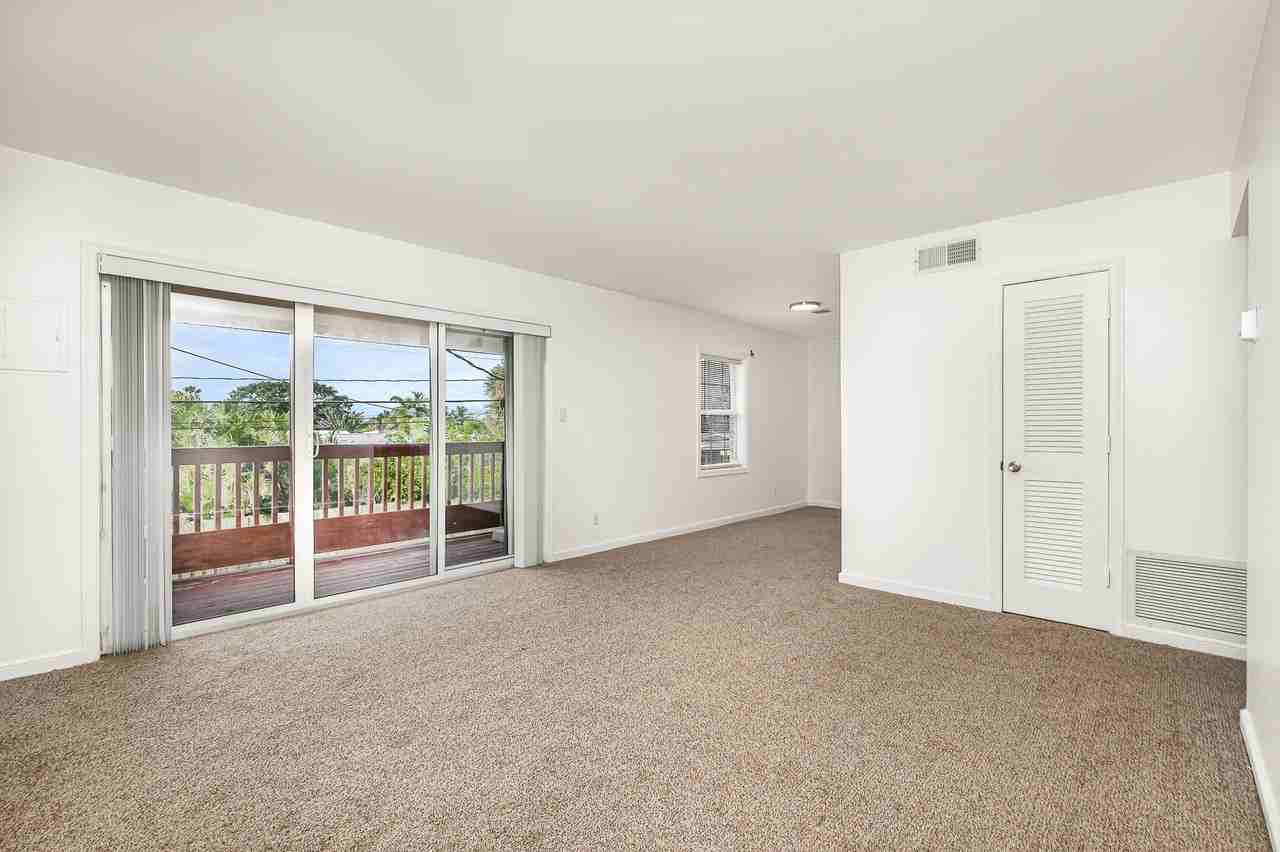 913 S Colonial Ct #D - Photo 2 of 9
