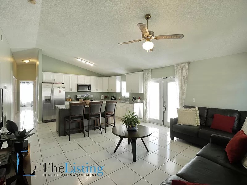 2904 Colleen Cir - Photo 3 of 8