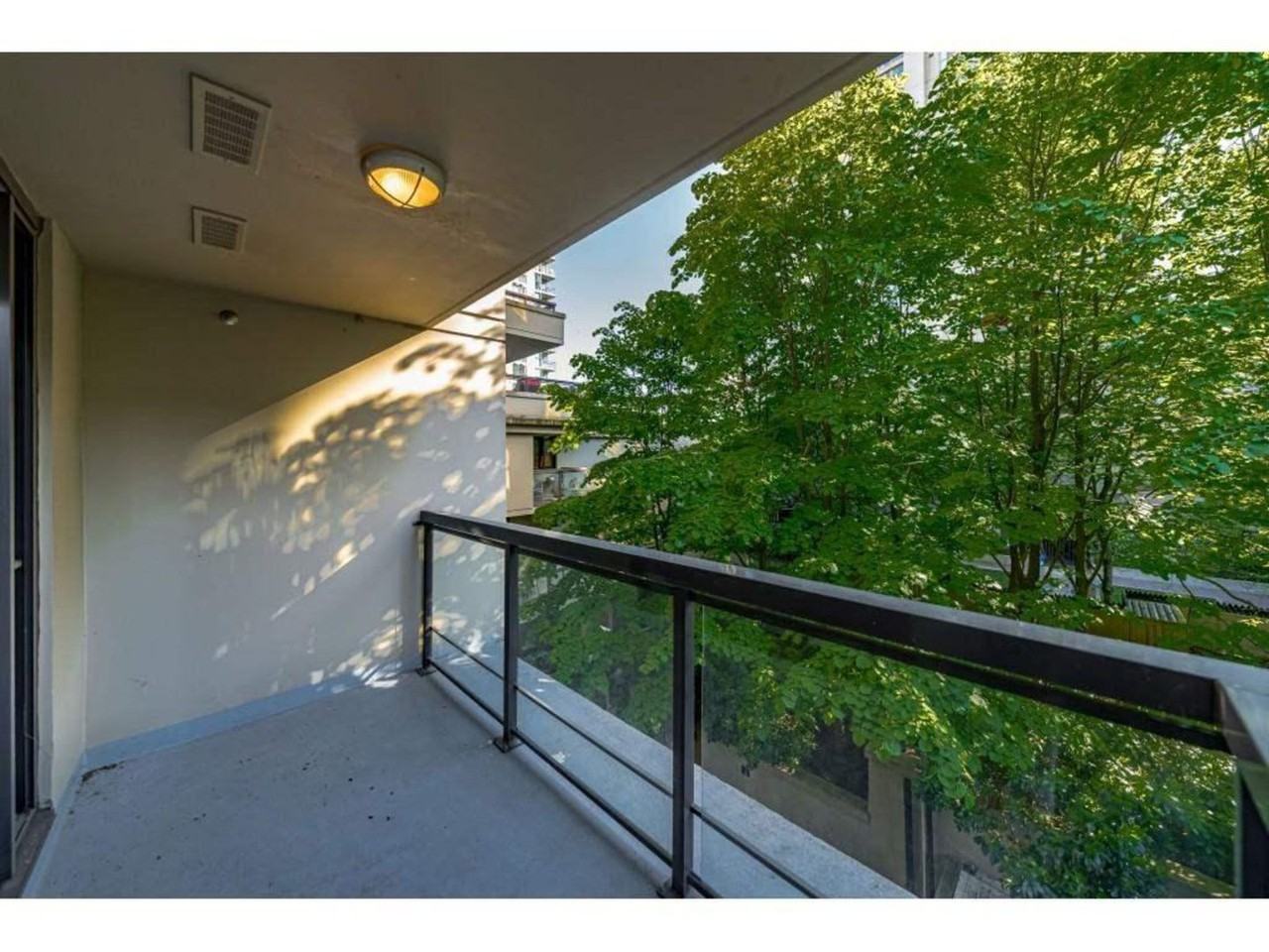 538 Smithe Street #301 - Photo 7 of 12