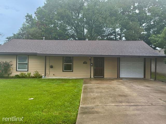 3320 Avenue A - Photo 2 of 32