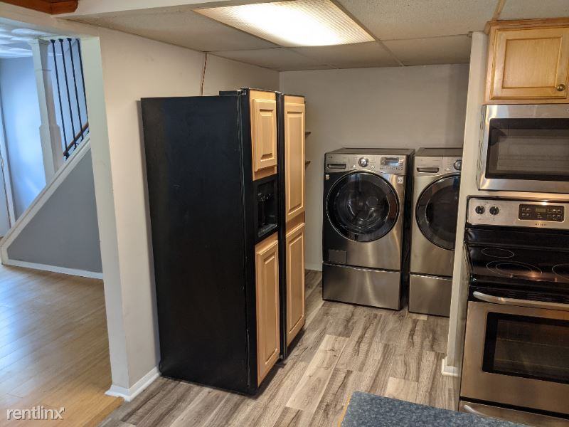 8582 Huron River Ct - Photo 3 of 12