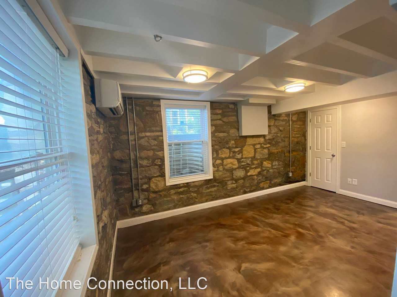 138 N Leonard St - Photo 3 of 5