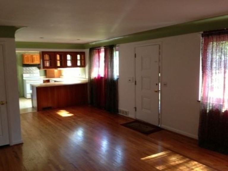 8719 Constance Ln - Photo 3 of 10