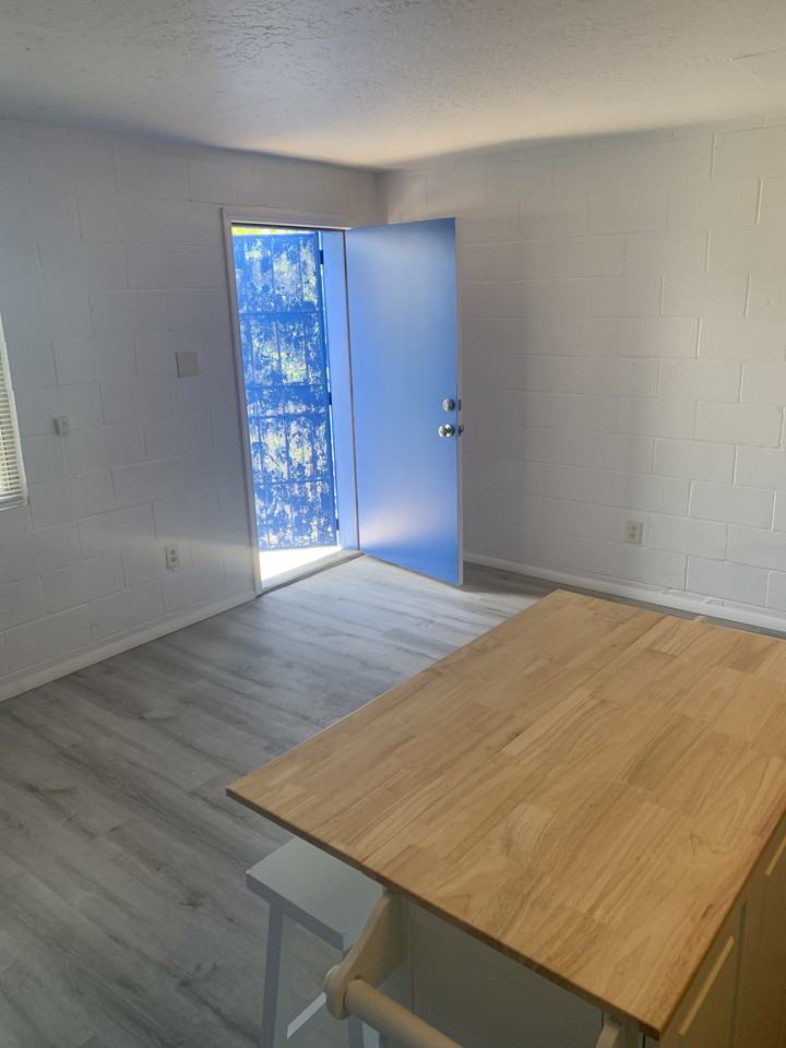 1701 Lead Ave Se - Photo 2 of 25