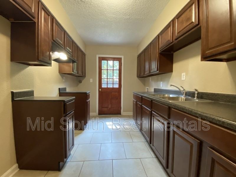3676 Skylark Dr - Photo 3 of 8