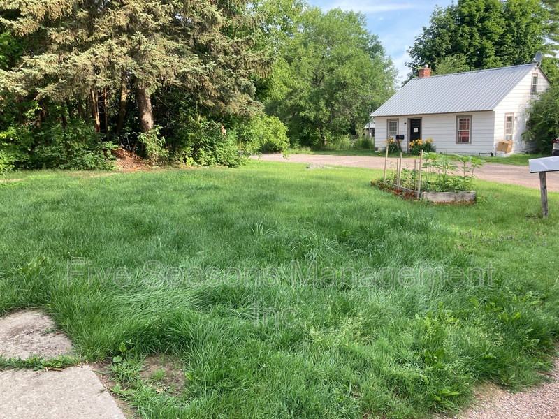 370 Riverside Avenue - Photo 3 of 19