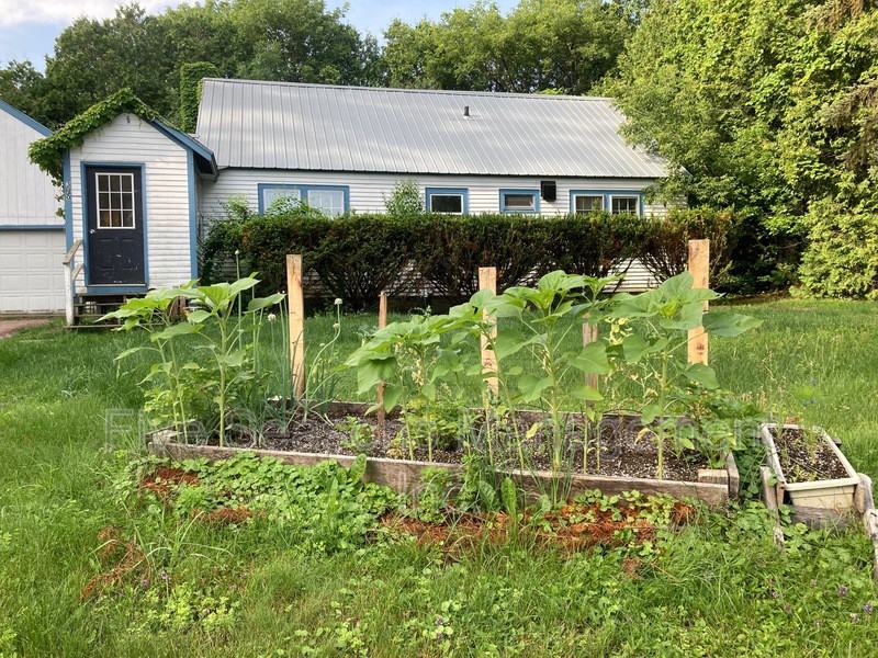 370 Riverside Avenue - Photo 2 of 19