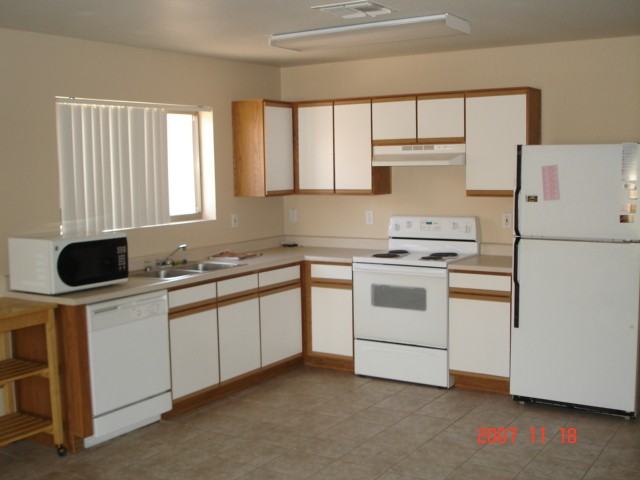 8432 E Nido Ave - Photo 2 of 9