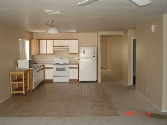 8432 E Nido Ave - Photo 3 of 9