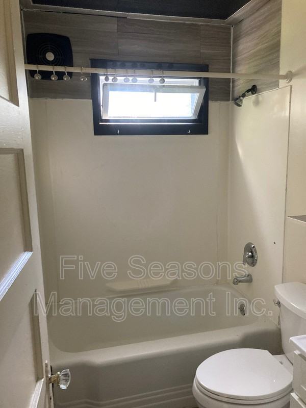 370 Riverside Ave - Photo 7 of 19