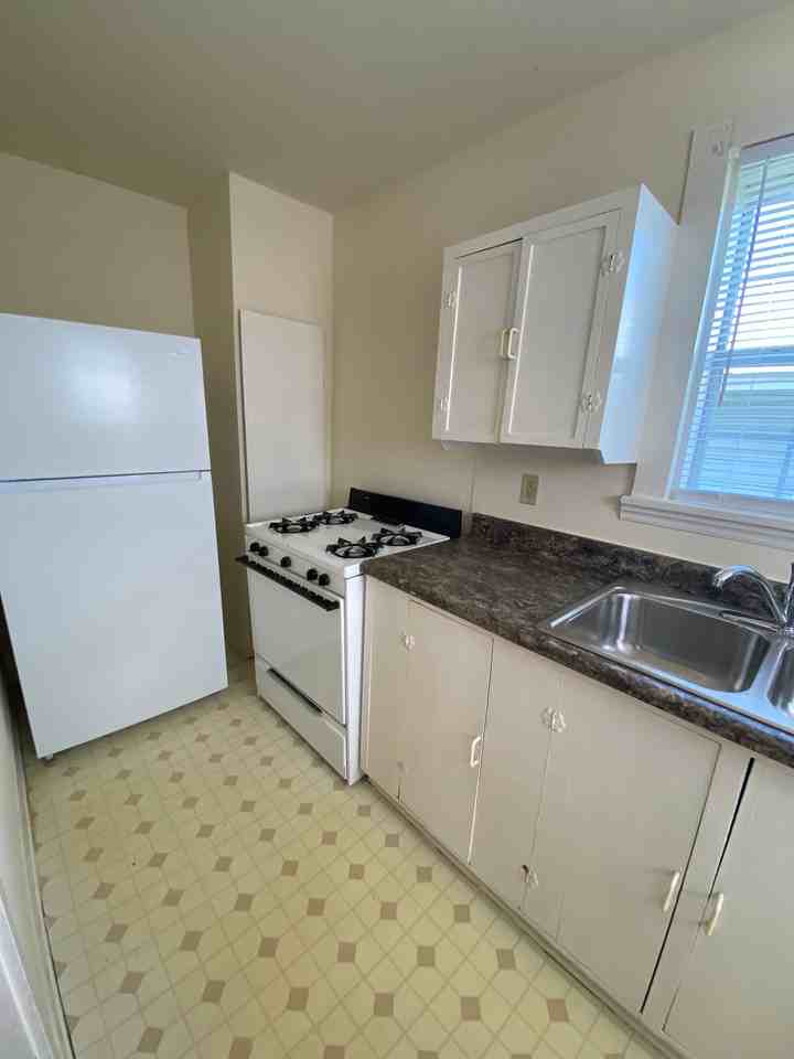 302 North Barker Avenue - 3 #3 - Photo 2 of 10