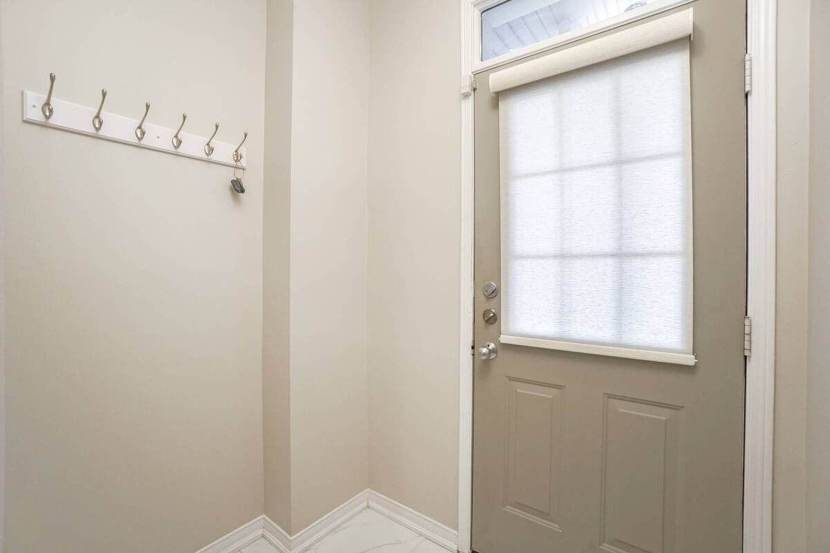 833 Scollard Court - Photo 3 of 31