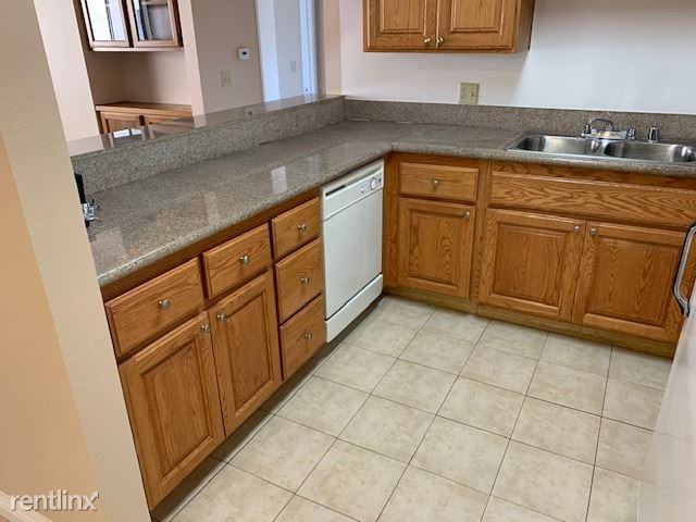 2449 S Barrington Ave - Photo 2 of 5