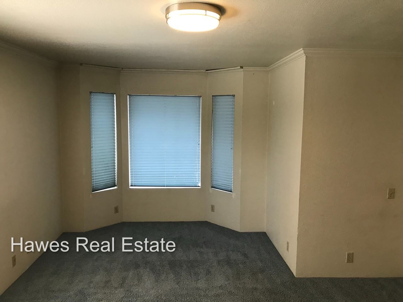 10027 Vernon Ave - Photo 3 of 12