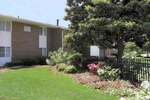 Plaza Apartments - Photo 2 of 7