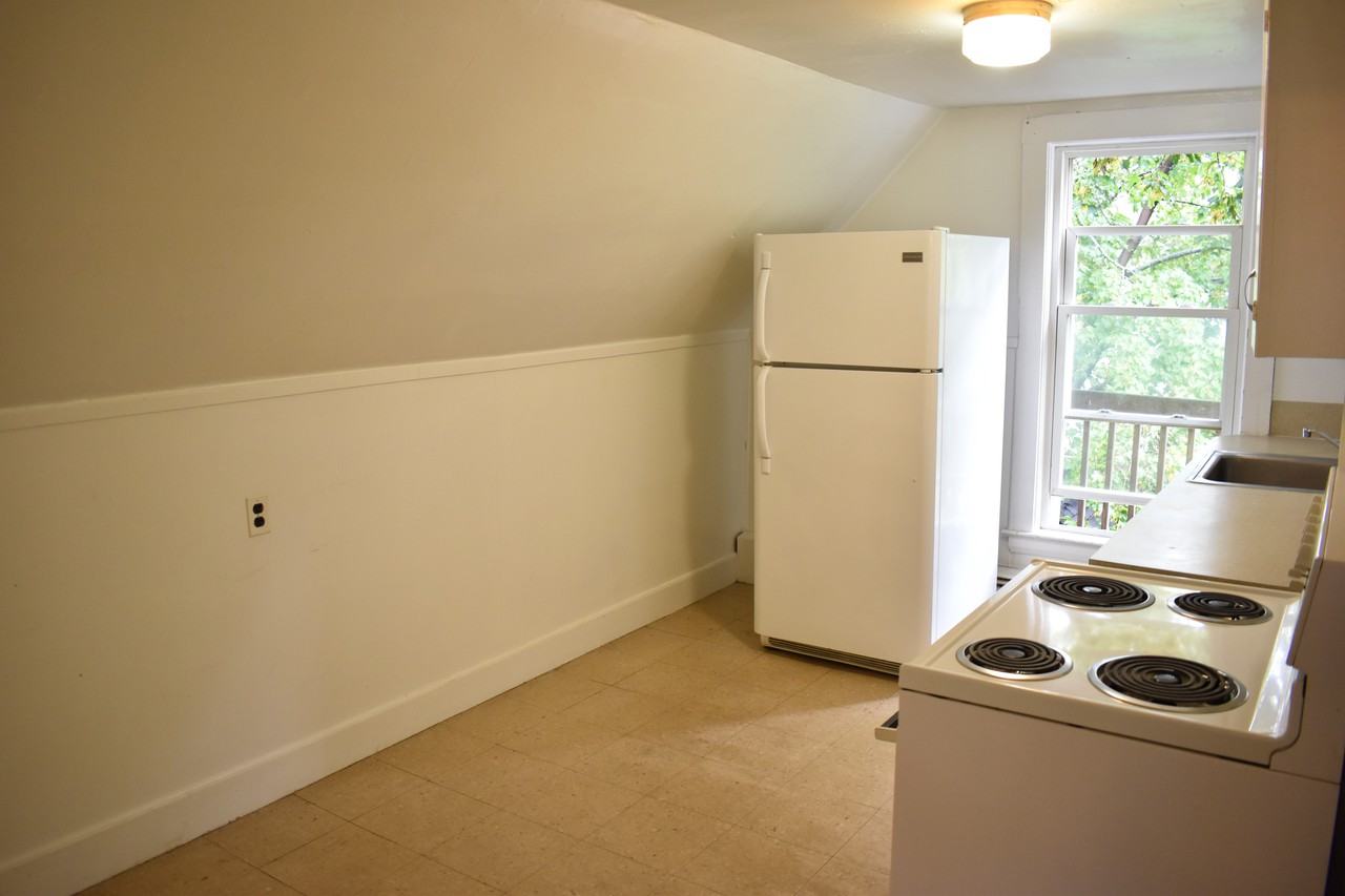 31-33 Pine Street - Photo 2 of 7