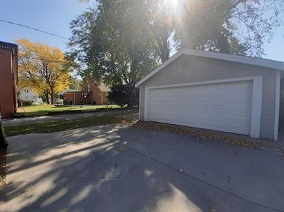192 East Rees Street - Photo 2 of 11
