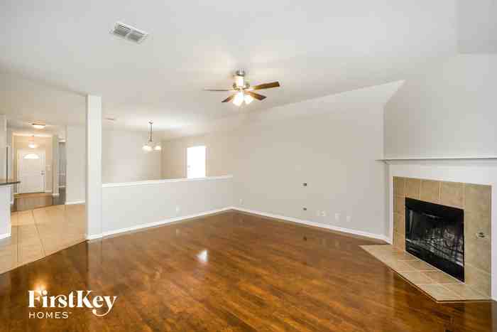 13711 Jubilee Way - Photo 3 of 15