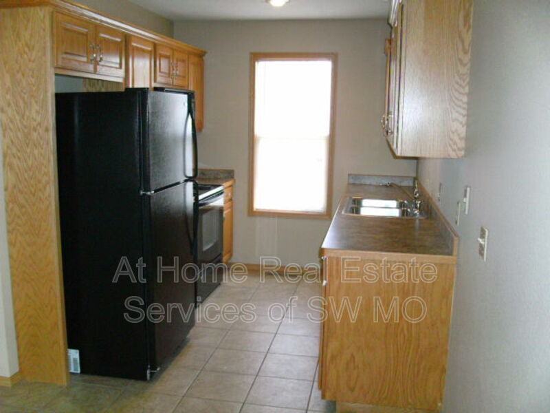 3911 S Timbercreek Ave - Photo 2 of 10
