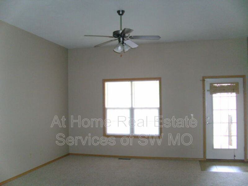 3911 S Timbercreek Ave - Photo 3 of 10