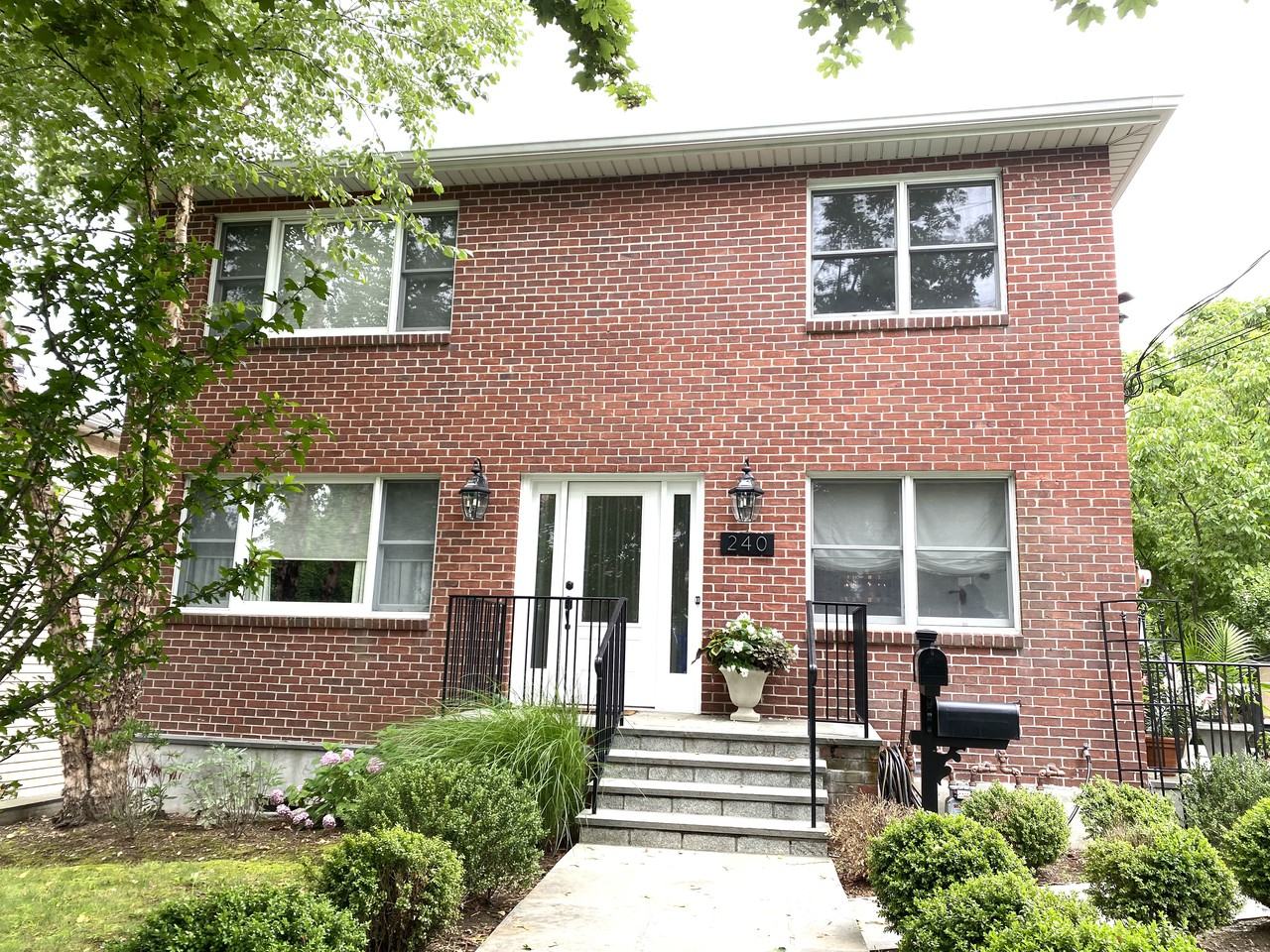 240 Park Ave - Photo 2 of 11