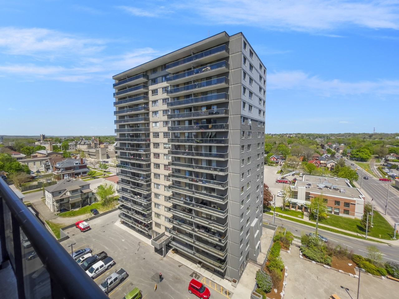 Centennial Towers Apartments for Rent 150 Darling St, Brantford, ON